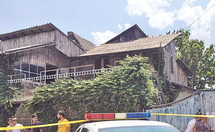 Casa din Caracal, unde au fost ţinute şi ucise cele două fete