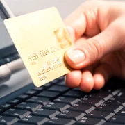 cumparaturi online comert online FOTO Shutterstock