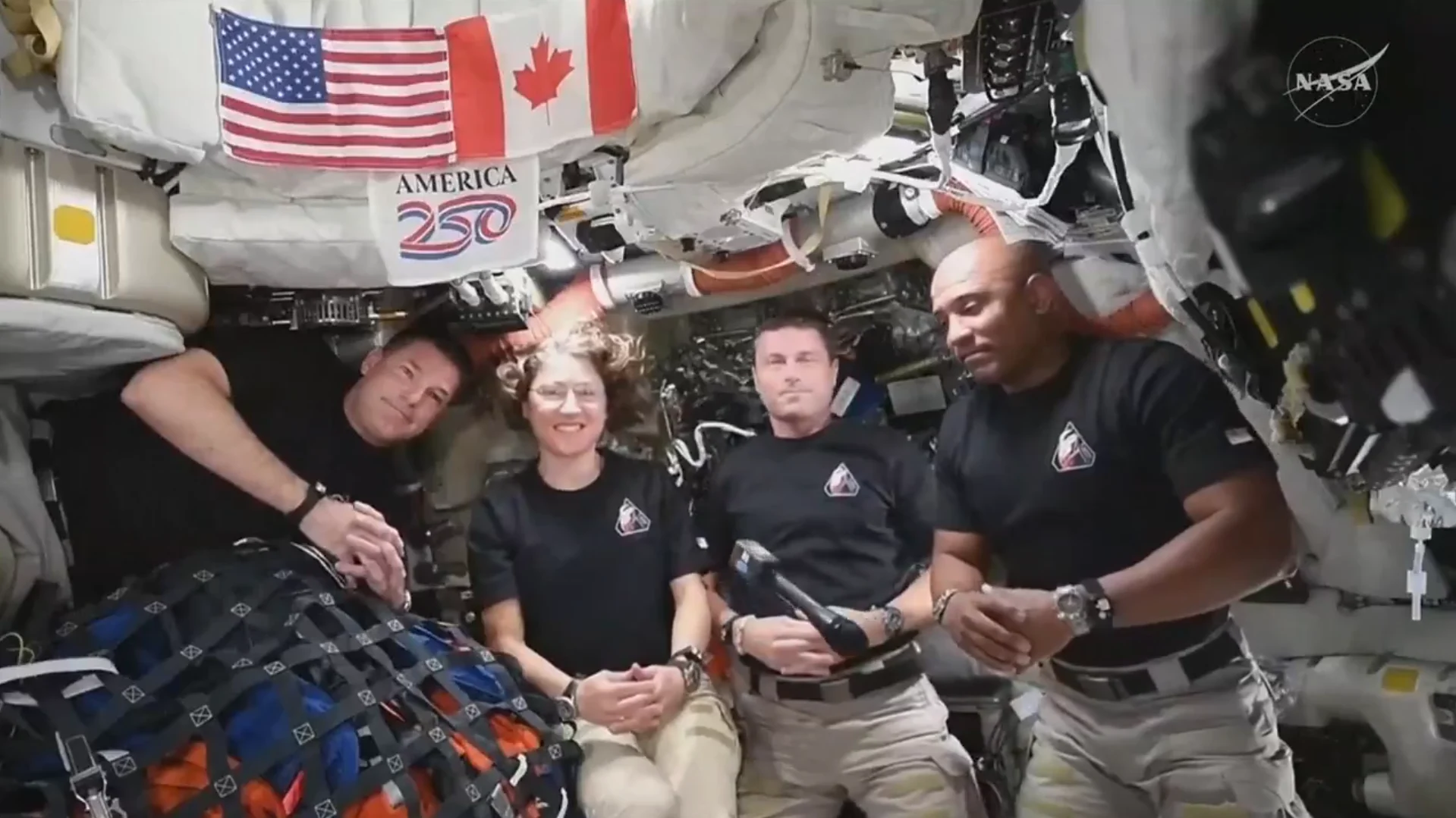 Trump i-a felicitat pe astronauții Artemis II după survolul Lunii, într-un discurs lăudăros: „Suntem cea mai tare țară din întreaga lume”