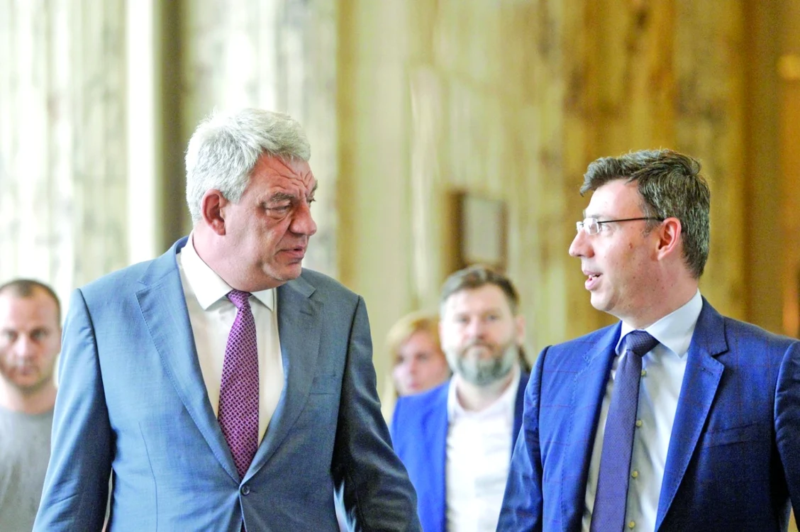 Premierul Mihai Tudose şi ministrul de Finanţe Ionuţ Mişa FOTO Mediafax