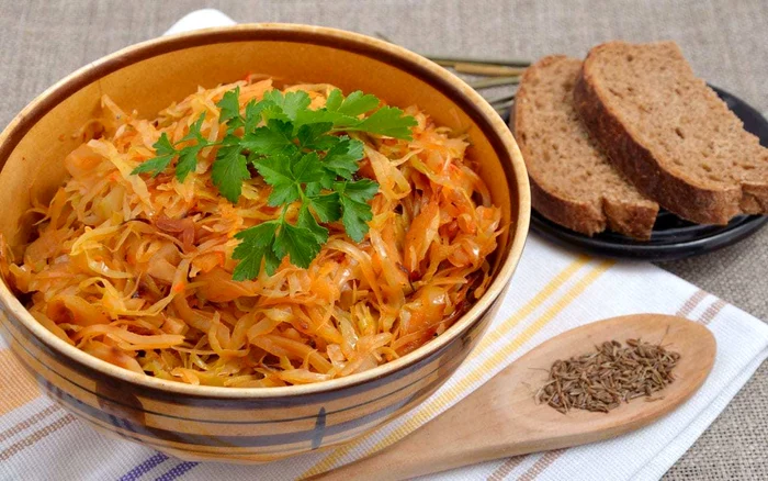 Varza călită devine mai bună cu zahăr / foto: arhiva