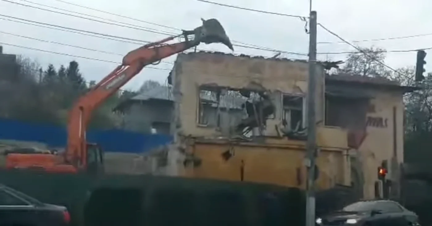 Hanul Trei Sarmale din Iași a fost demolat