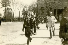Regele Carol I și prințul Friedrich Wilhelm participând la ceremoniile din 7/20 aprilie 1909 (© Arhivele Naționale ale României, colecția Documente fotografice, F II 33 (3)