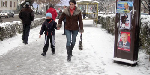 Străzile s-au transformat în patinoare