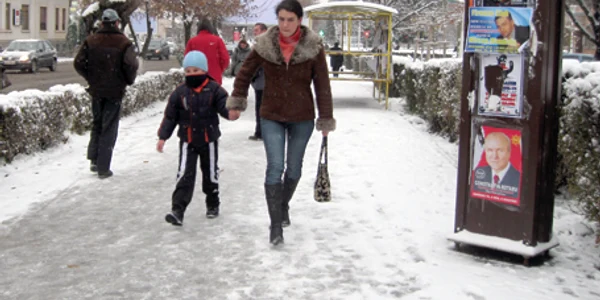 Străzile s-au transformat în patinoare
