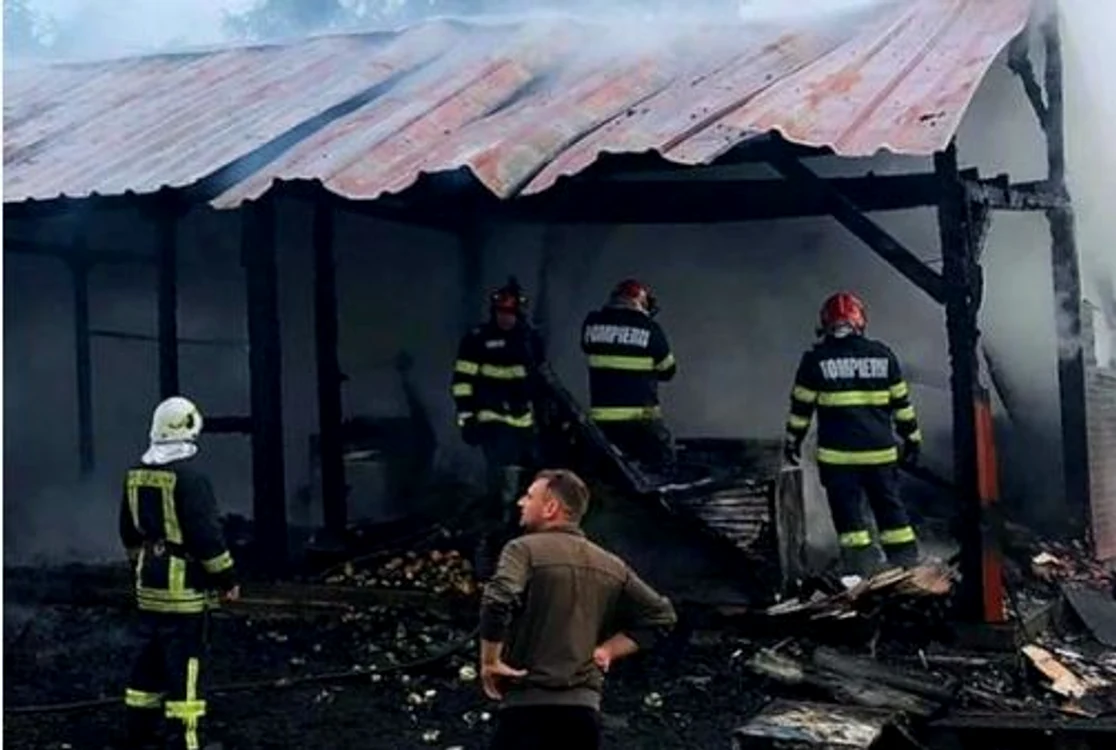 Incendiul a mistuit o anexă a căminului de bătrâni din județul Aradfoto: aradon.ro