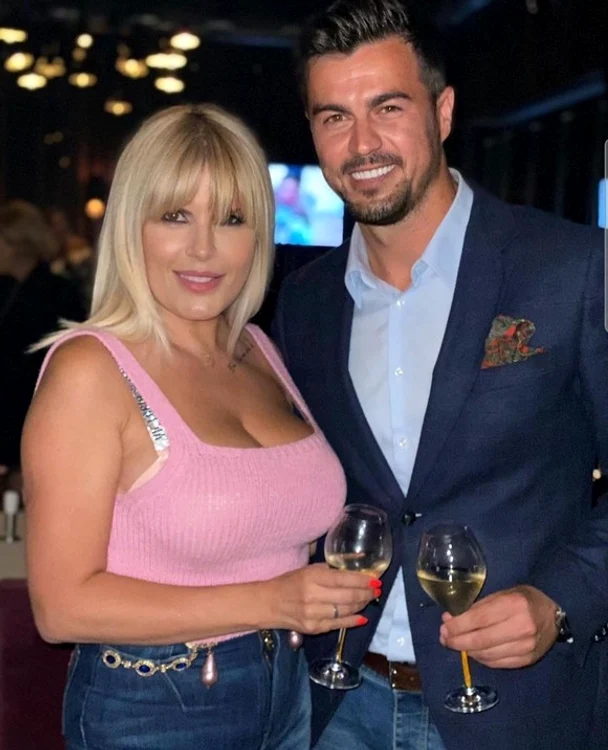
    Elena Udreafoto: Facebook  