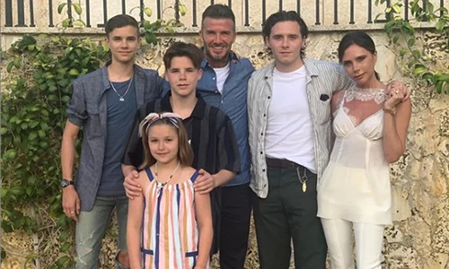 8 brooklyn beckham si familia jpg jpeg