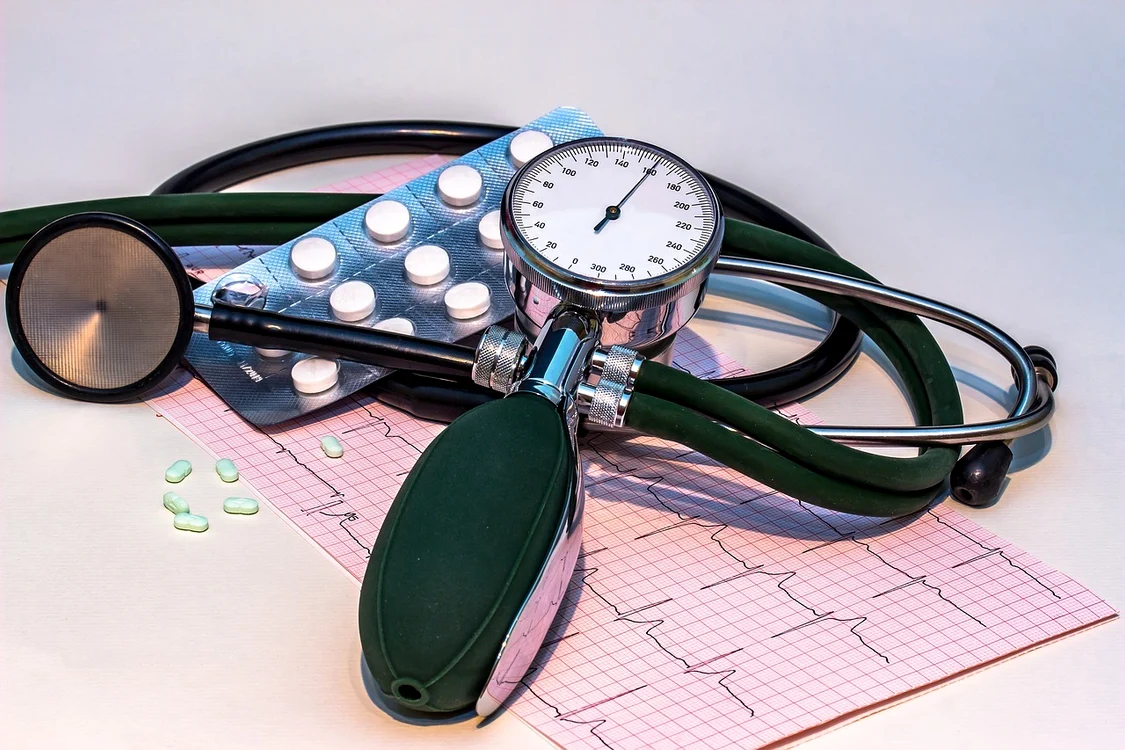 1 blood pressure monitor 1952924 1280 jpg jpeg