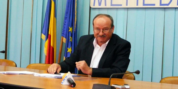 prefectul Nicolae Drăghiea