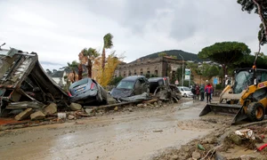 Insula Ischia a fost lovită de ploi torențiale care au făcut prăpăd jpg