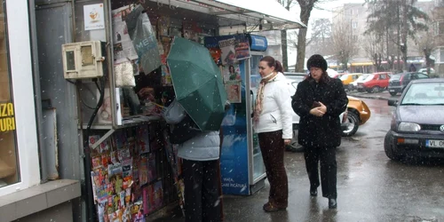 Oamenii au stat la coada ca să îşi cumpere ghidul