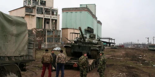 Militarii şi-au admirat pentru ultima dată vechile dotări