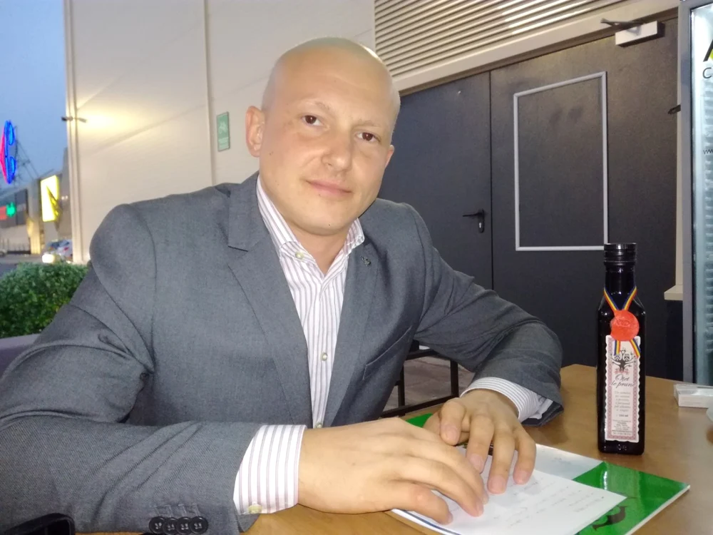 Alex Tache, vâlceanul bolnav de cancer care vrea să facă o casă de tip familial pentru 16 copii abandonaţi, la Galicea FOTO Adevărul