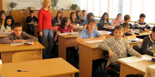 Dascălii spun că indemnizaţia de concediu trebuia acordată integral (arhivă)