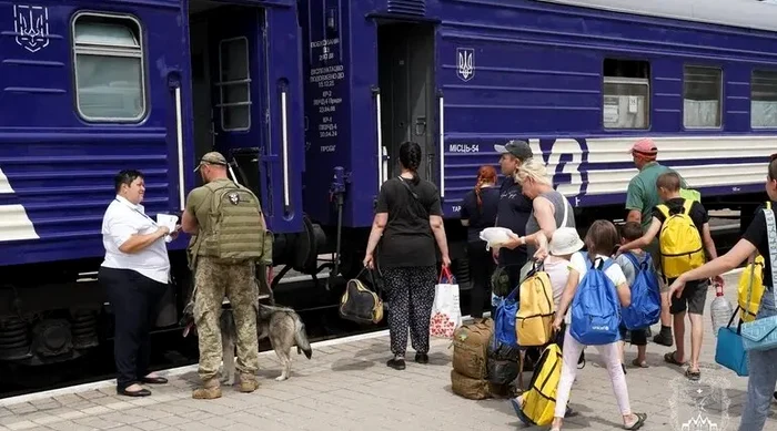 Evacuarea copiilor din regiunea Donețk/FOTO:Telegram