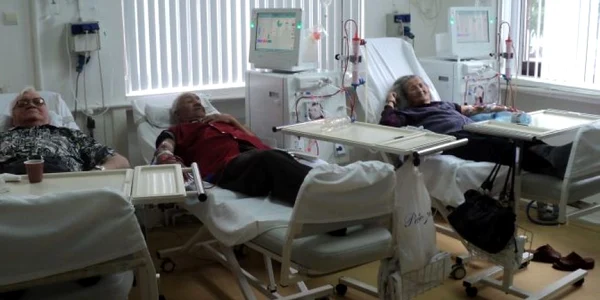 O ședință de dializă durează patru ore