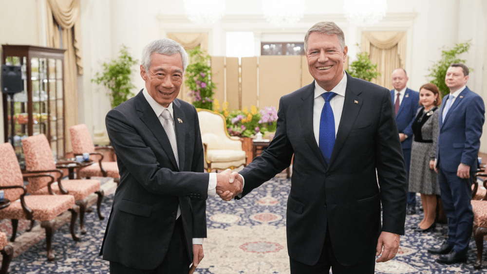 Iohannis, vizită în Republica Singapore. Discuții cu premierul singaporez pentru consolidarea cooperării şi extinderea investiţiilor
