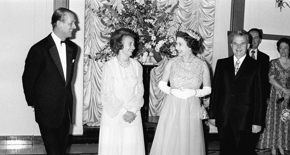 Regina Elisabeta a II-a s-a ascuns într-un tufiș ca să scape de Nicolae Ceaușescu