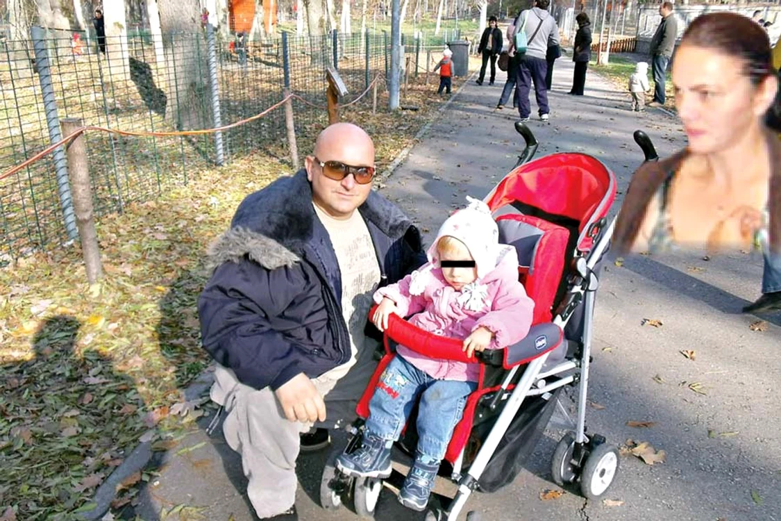 
    Maia merge la creşă  în Timişoara, iar în  restul timpului este  nedezlipită de tatăl ei  