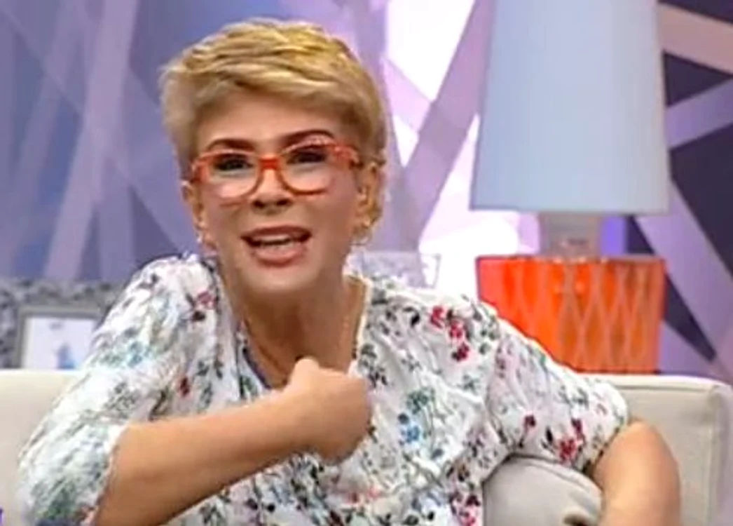 
    Teo Trandafir a luat-o peste picior pe Simona SensualFoto: captură video Teo Show  