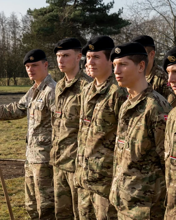 Prințul Christian în Armată, Instagram (5) jpg