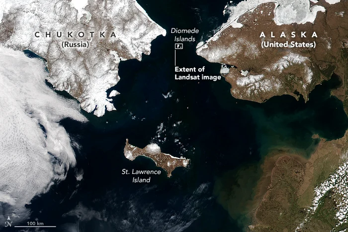 Big Diomede și Little Diomede sunt despărțite de3,8 km de apă. Foto: NASA Earth Observatory
