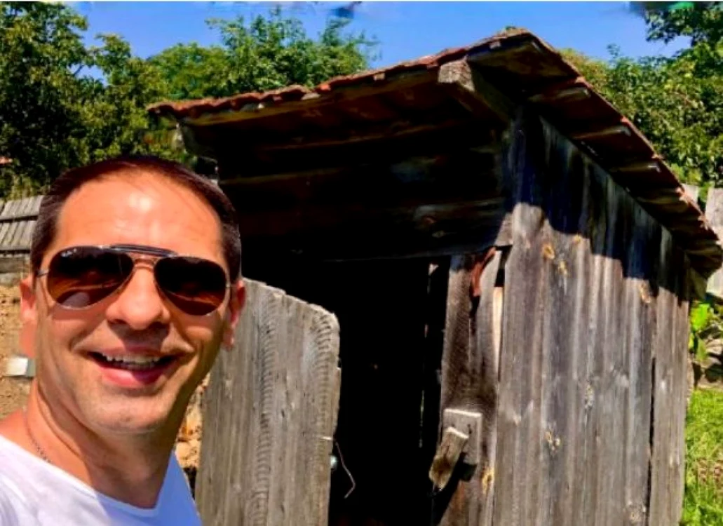 Dan Negru le reaminteşte politicienilor că „performanţa” e dată şi de faptul că România e ţara cu cele mai multe WC-uri în curte