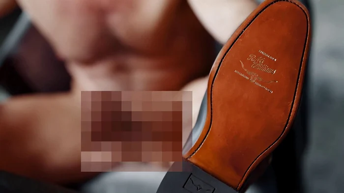 Hugh Jackman, gol, într-un spot publicitar