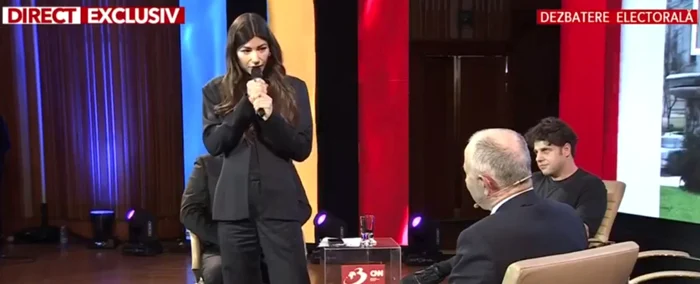 Fiica lui Mircea Geoană ține un discurs FOTO: Captura video