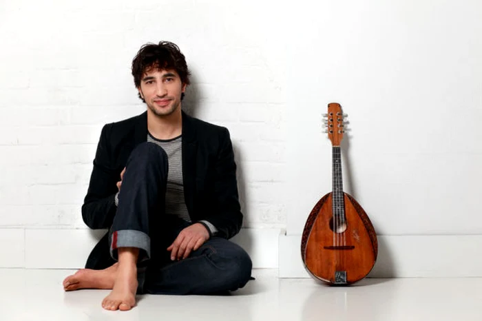 Avi Avital - un prim artist in cadrul campaniei "Votează discul de muzică clasică al anului 2014"