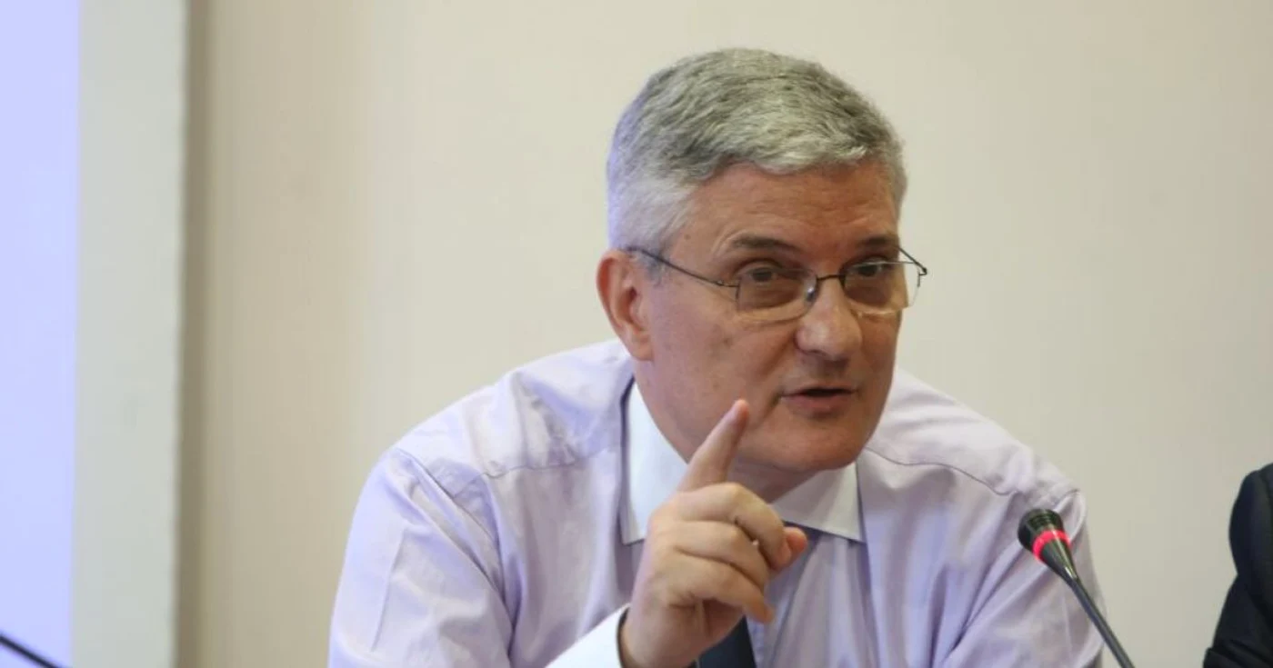 Daniel Dăianu s-a prezentat la DNA pentru a fi audiat în dosarul „Carpatica”
