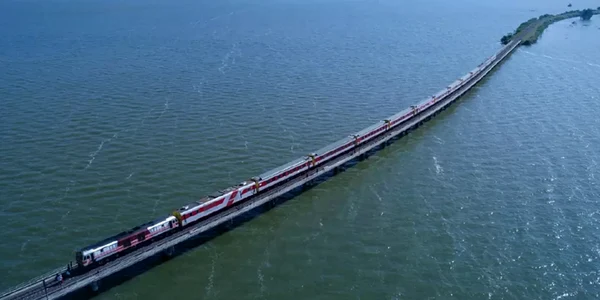 thailand floating train