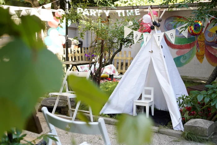 Laura Cosoi a organizat prima petrecere pentru fetiţa ei, Rita