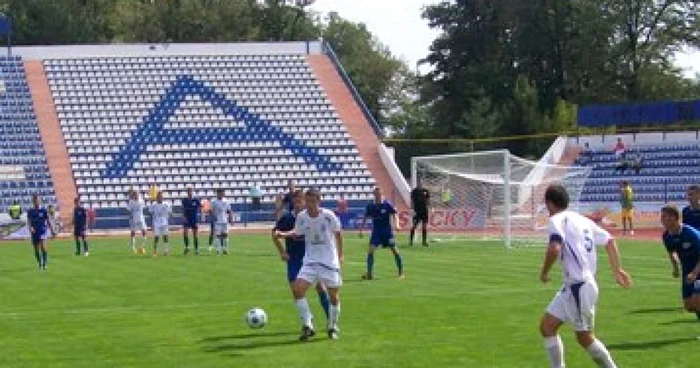 Râmnicu Vâlcea: CSM a remizat pe teren propriu cu FC Drobeta, scor 1-1