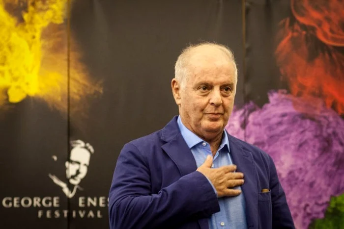 Dirijorul Daniel Barenboim a fost prezent pe scena Festivalului „George Enescu“ alături de pianistul Radu Lupu şi Capela de Stat din Berlin, în prima zi a festivalului FOTO Andrei Pungovschi