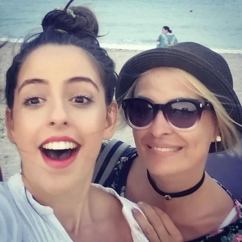 Ada Dumitru și mama sa. Sursă: Facebook