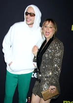 Kaley Cuoco și Pete Davidson (12) jpg