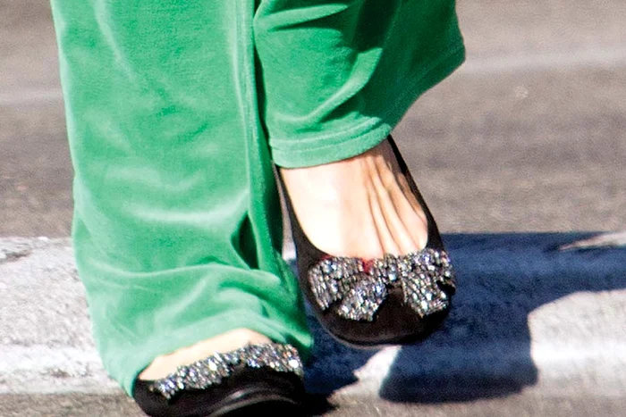 Deşi are o avere  de peste 200.000.000 de dolari, merge singură la cumpărături (Fotografii: Guliver)