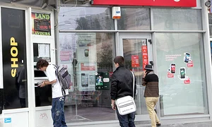 Afişul campaniei  demarate de Prefec  tura Capitalei îi  jigneşte pe tinerii  care au căzut în patima drogurilor  uşoare jpeg