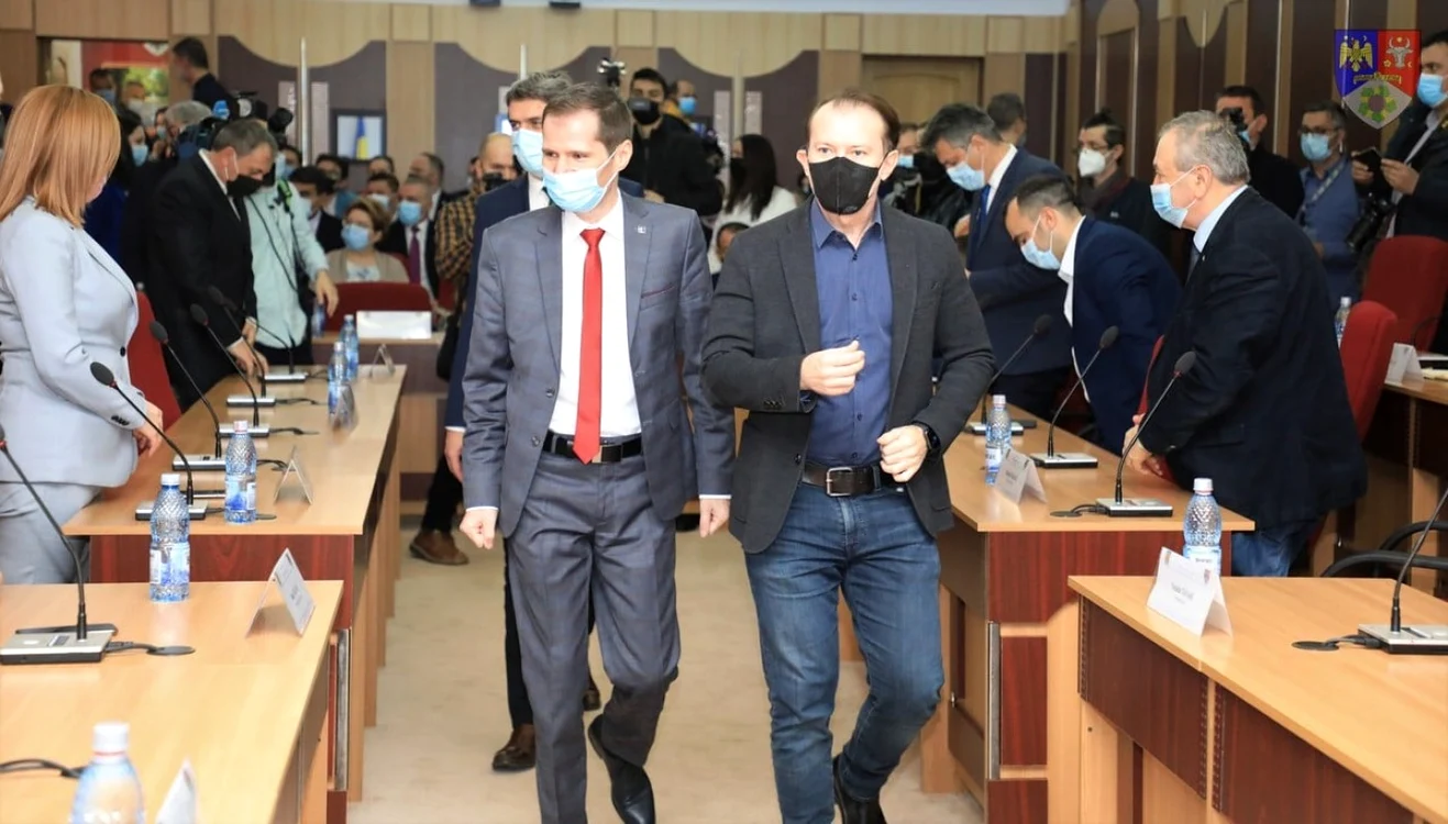 Cătălin Toma, preşedintele PNL Vrancea şi Florin Cîţu, preşedintele PNL FOTO: Facebook PNL Vrancea