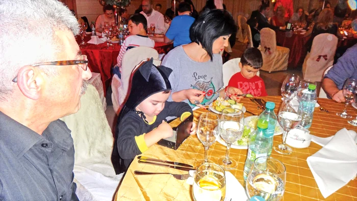 De Sărbători, soţii Silviu Prigoană şi Adriana Bahmuţeanu au petrecut liniştiţi alături de cei doi copii, Maximus şi EduardFoto: Arhiva personală