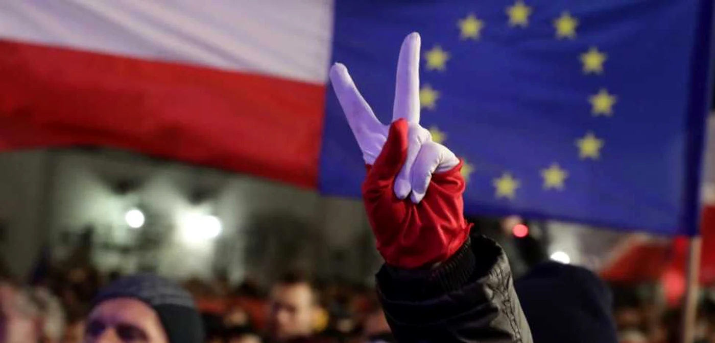 Polonezii apără în stradă valoriledemocratice şi europene  FOTO EPA