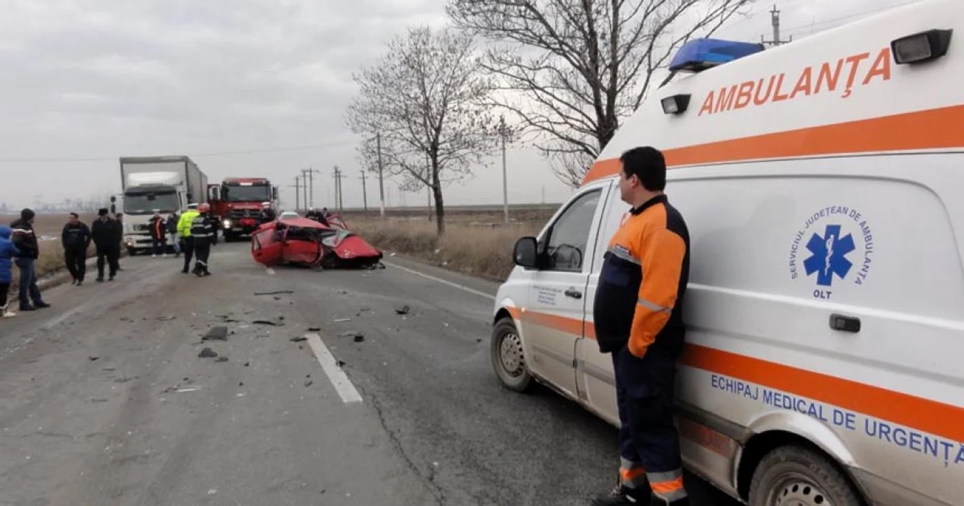 Accidentul s-a soldat cu patru răniţi (FOTO: Adevărul)