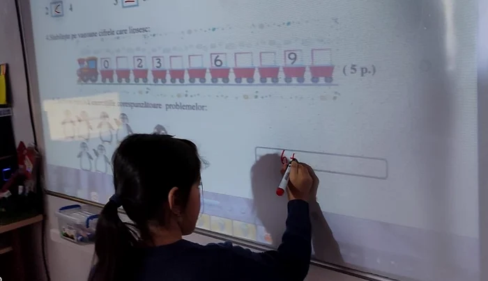 Profesorii folosesc la clasă tehnologia FOTO: arhiva Mihaela Pirnă