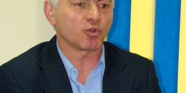 Mihai Mureşan îşi  cere  înapoi funcţia şi salariile