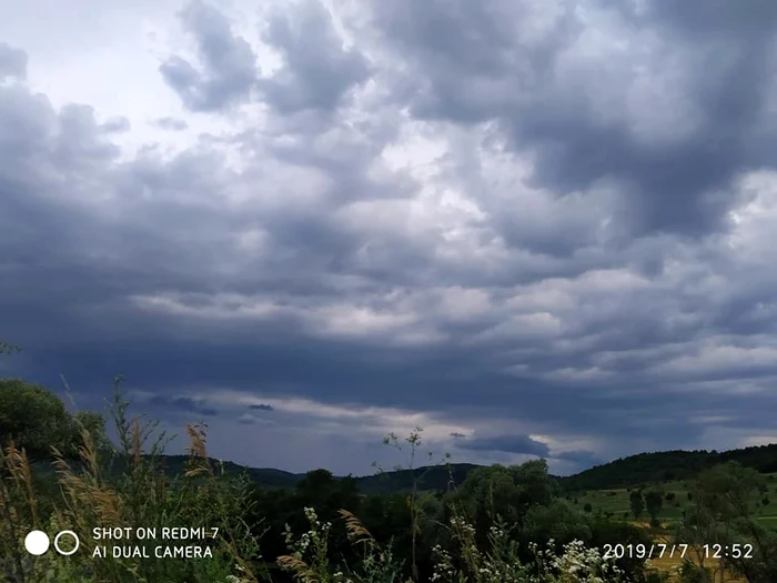 
    Meteorologi ANM au prelungit avertizarea de vreme severă, până în această seară (1 august), la ora 23.00FOTO: Click!  
