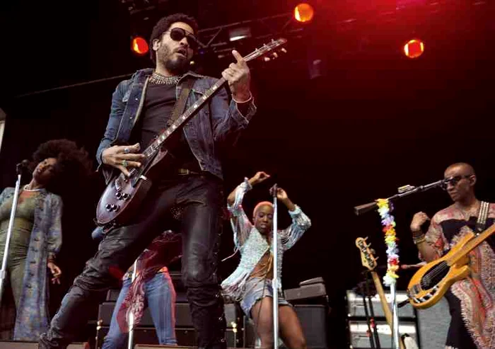 "Bărbăţia" lui Lenny Kravitz a fost vizibilă pentru oricine a stat în primele rânduri la concert