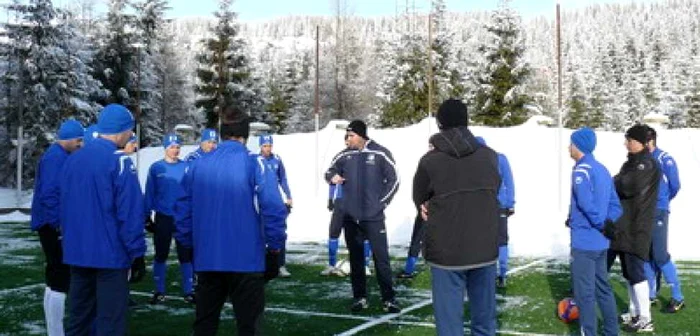 Fotbaliştii de la Pandurii au susţinut azi ultimul antrenament la Rânca 
