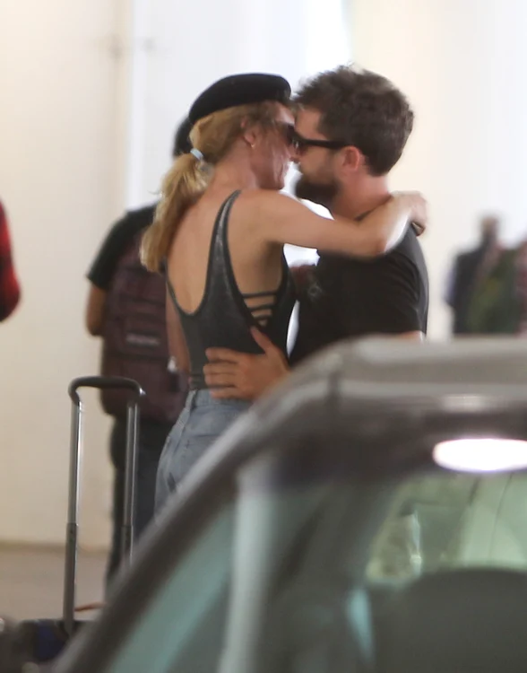 Exclusive    Joshua Jackson & Diane Kruger Pack On The PDA Before Diane Boards Her Flight At LAX ***NO USE W/O PRIOR AGREEMENT   CALL FOR PRI jpeg